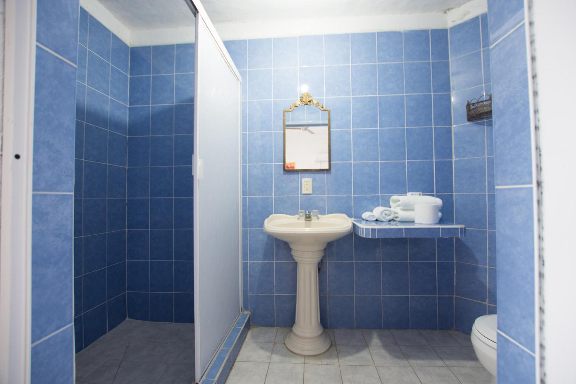Traditional Sierra Leon Oceanfront Rooms - Adults Only ปูแอร์โตบาญาร์ตา ภายนอก รูปภาพ
