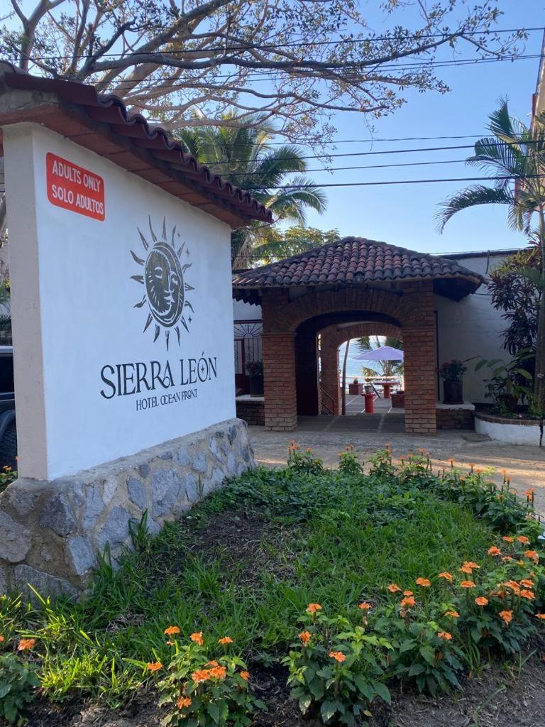 Traditional Sierra Leon Oceanfront Rooms - Adults Only ปูแอร์โตบาญาร์ตา ภายนอก รูปภาพ