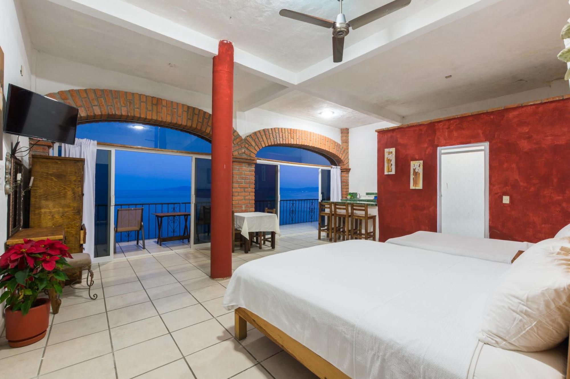 Traditional Sierra Leon Oceanfront Rooms - Adults Only ปูแอร์โตบาญาร์ตา ภายนอก รูปภาพ