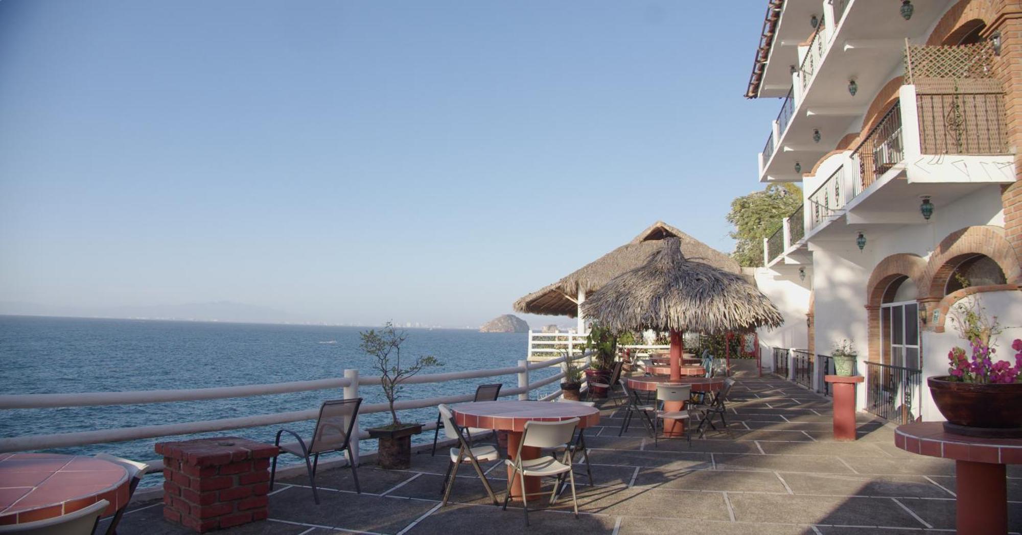 Traditional Sierra Leon Oceanfront Rooms - Adults Only ปูแอร์โตบาญาร์ตา ภายนอก รูปภาพ
