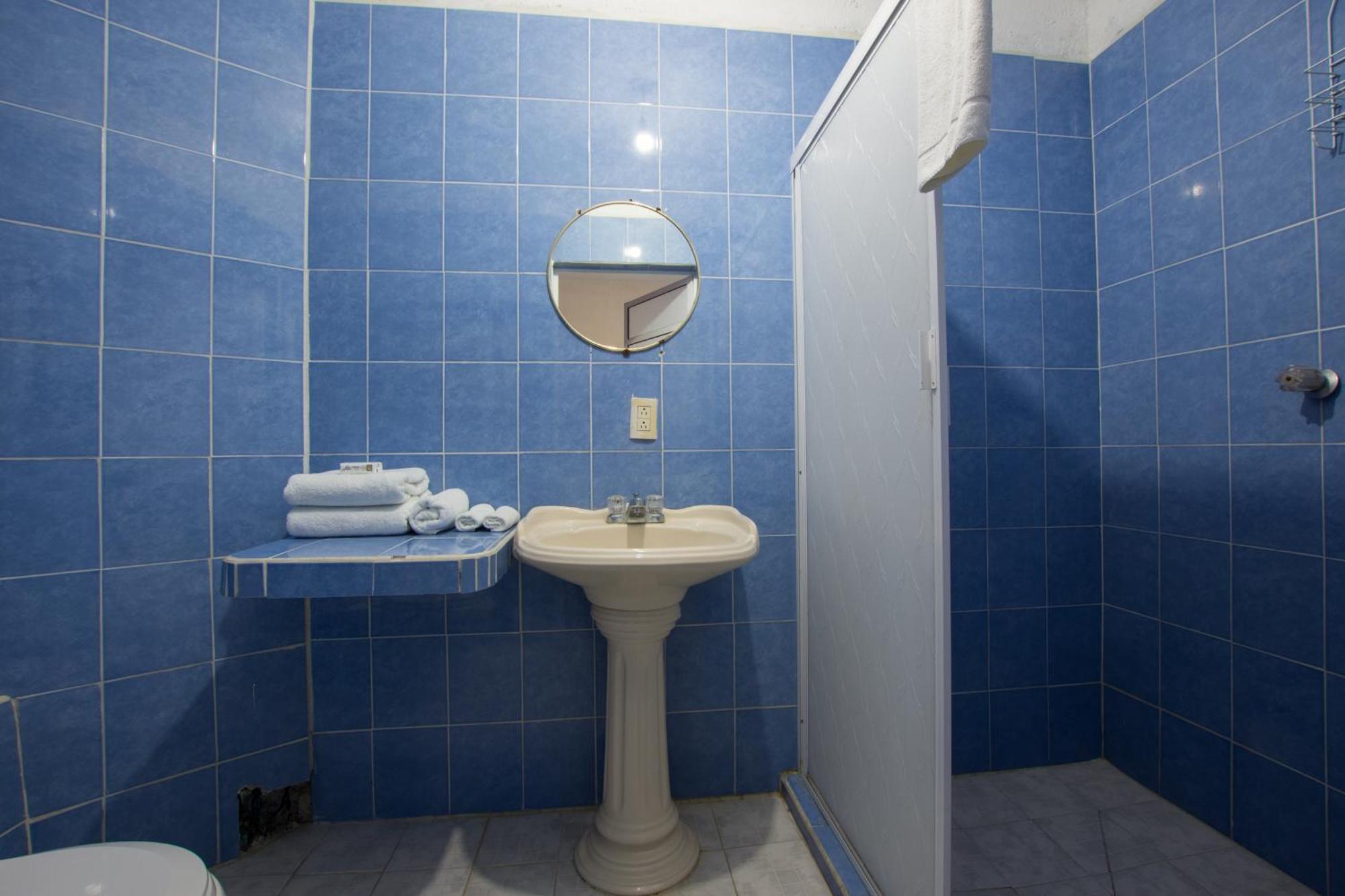 Traditional Sierra Leon Oceanfront Rooms - Adults Only ปูแอร์โตบาญาร์ตา ภายนอก รูปภาพ