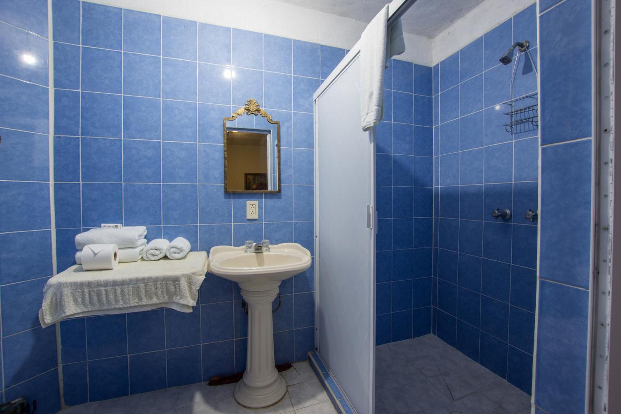 Traditional Sierra Leon Oceanfront Rooms - Adults Only ปูแอร์โตบาญาร์ตา ภายนอก รูปภาพ