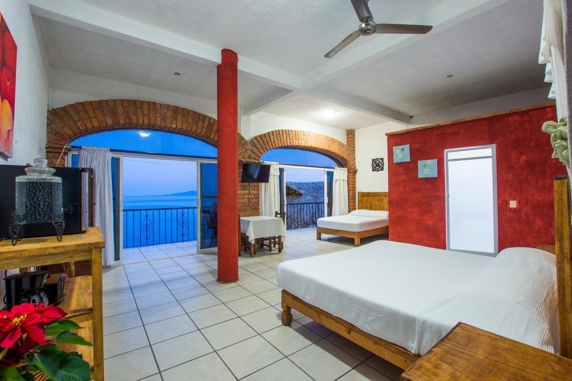 Traditional Sierra Leon Oceanfront Rooms - Adults Only ปูแอร์โตบาญาร์ตา ภายนอก รูปภาพ