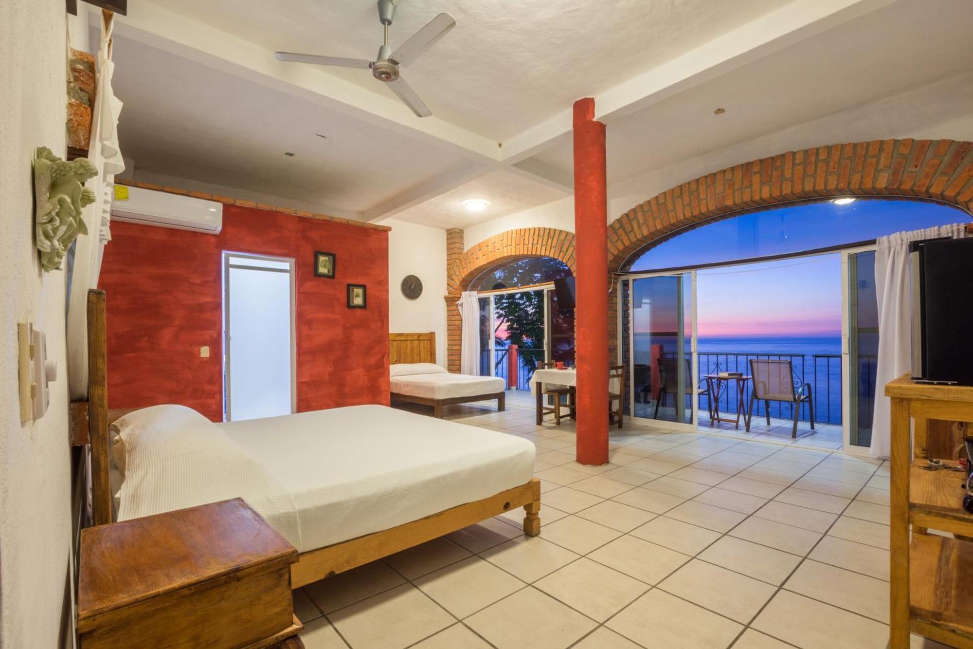 Traditional Sierra Leon Oceanfront Rooms - Adults Only ปูแอร์โตบาญาร์ตา ภายนอก รูปภาพ