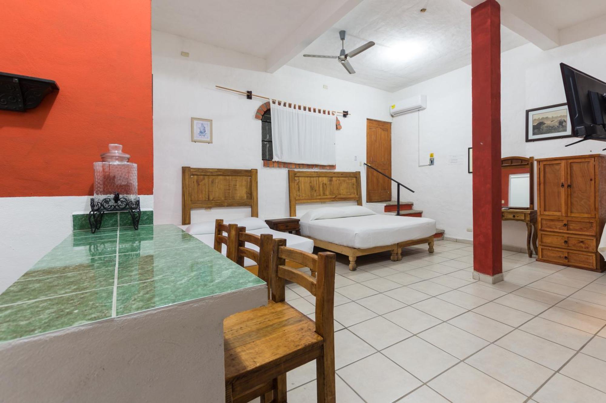 Traditional Sierra Leon Oceanfront Rooms - Adults Only ปูแอร์โตบาญาร์ตา ภายนอก รูปภาพ