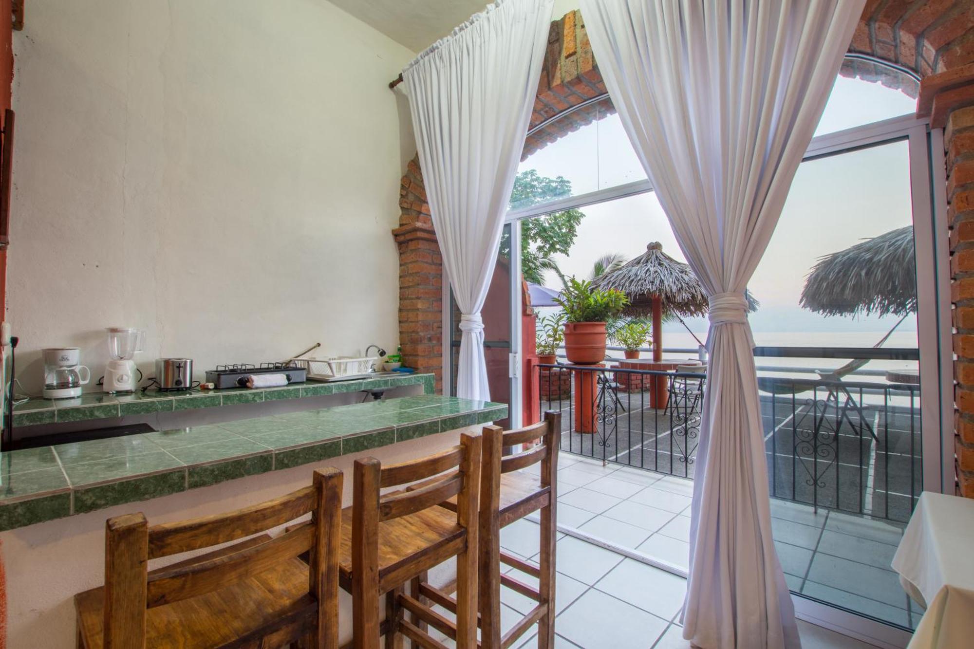 Traditional Sierra Leon Oceanfront Rooms - Adults Only ปูแอร์โตบาญาร์ตา ภายนอก รูปภาพ