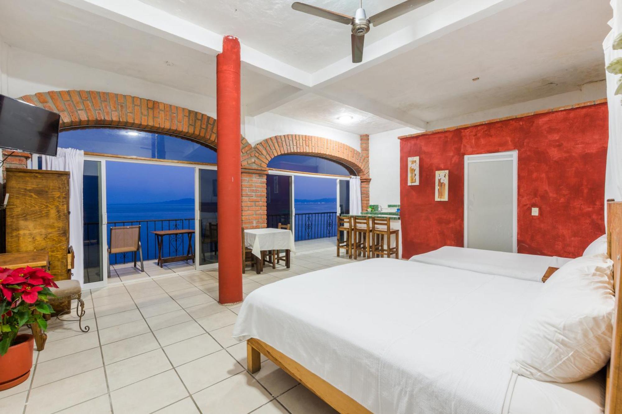 Traditional Sierra Leon Oceanfront Rooms - Adults Only ปูแอร์โตบาญาร์ตา ภายนอก รูปภาพ